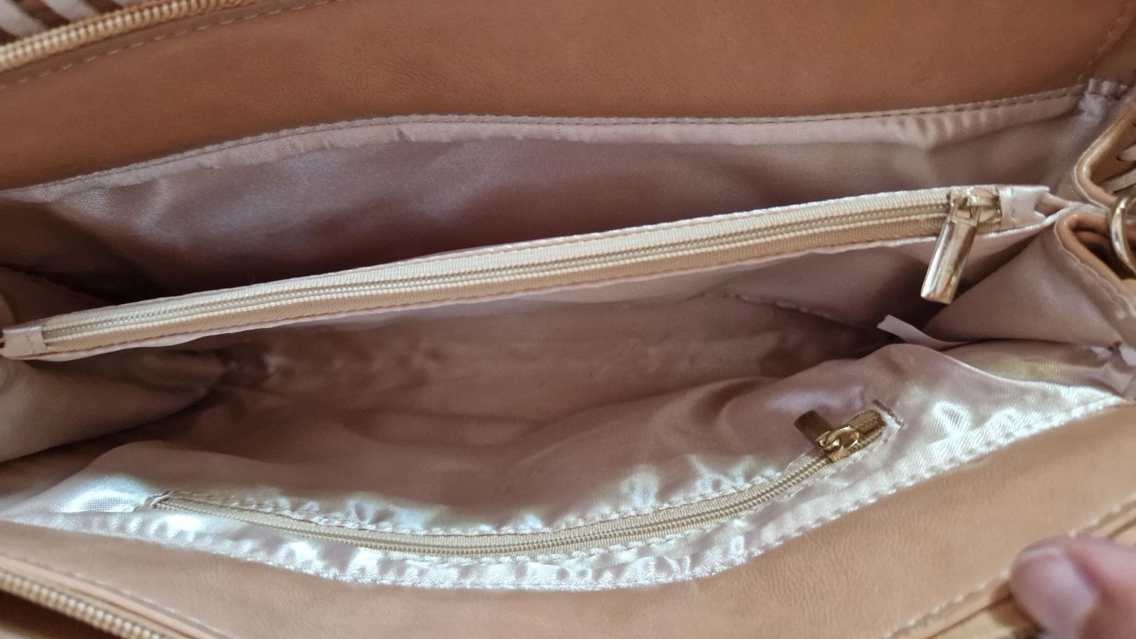Bolso rosa Collett bandolera y clutch 2en1 dorado – photo 5